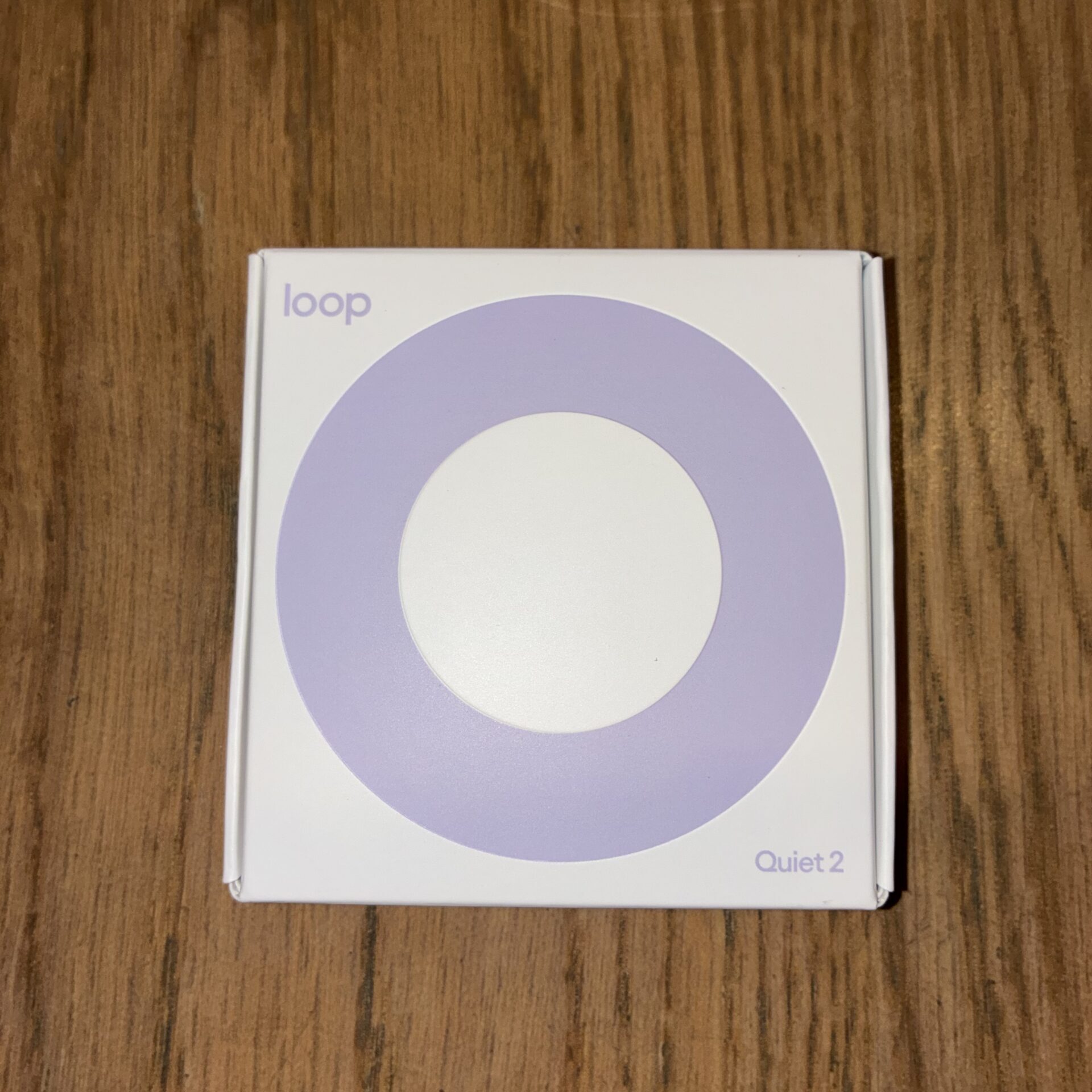 Loop Quiet 2の外箱。ラベンダー色のリングが描かれたパッケージ